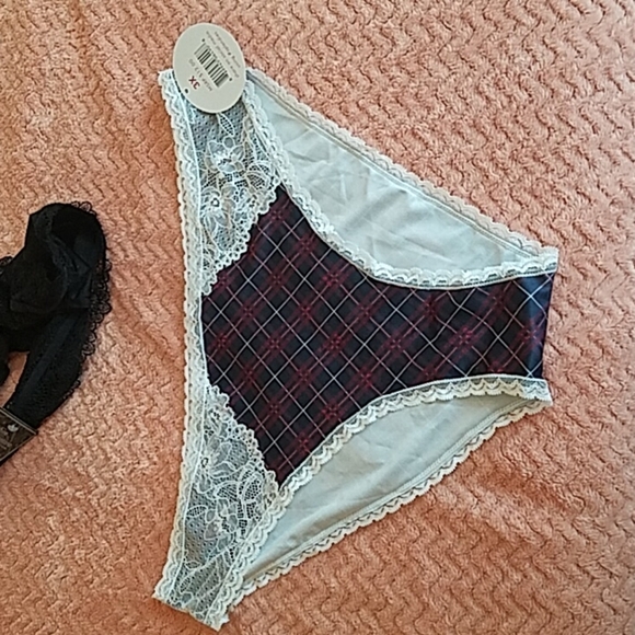 3 Lacey Panties - Picture 6 of 8